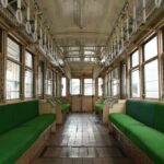 若林踏切の停止信号で停車中の86-151編成／2000年3月11日 若林〜西太子堂間