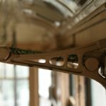 山下駅に向かって坂を下りる86-83編成／1999年3月14日 松原〜山下間