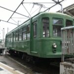 三軒茶屋駅に到着する84-85編成／1999年4月14日 西太子堂〜三軒茶屋間