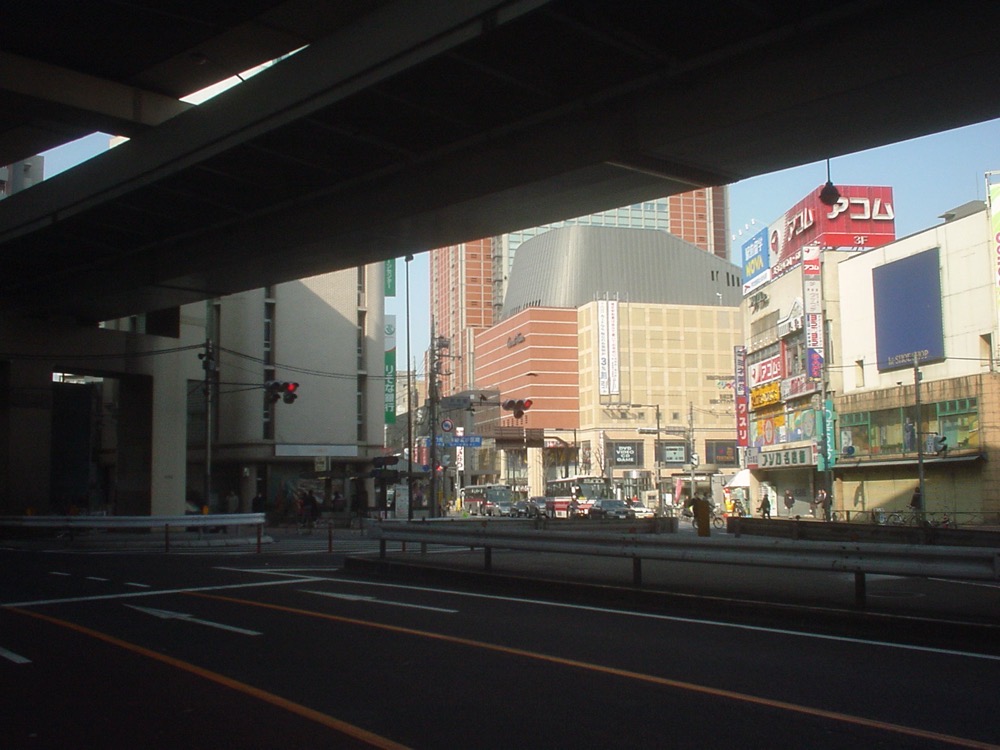 三軒茶屋交差点の玉川線分岐部跡付近／2003年3月13日 三軒茶屋交差点