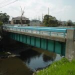 吉沢駅跡に設置された東急バス吉沢停留所／2003年3月28日 吉沢停留所
