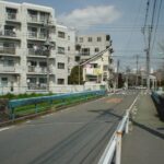 吉沢駅跡に設置された東急バス吉沢停留所／2003年3月28日 吉沢停留所