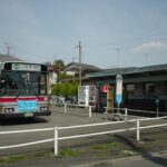 砧線砧本村駅のホーム上家が転用されたと思われる砧本村バス待合所／2003年3月28日 砧本村停留所