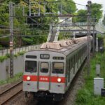 田園都市線の地上区間に出る8500系／2020年4月14日 用賀〜二子玉川間