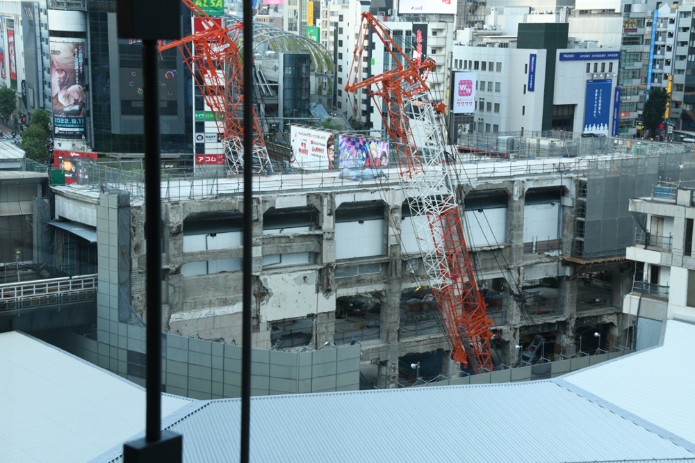 東急百貨店西館の解体中に見ることができた玉電ビルの躯体／2022年8月7日 渋谷駅