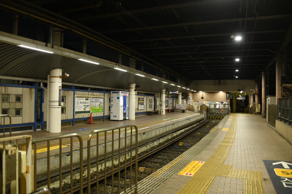 下高井戸駅ホーム全景／2024年10月12日 下高井戸駅