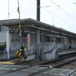 宮の坂駅下りホーム入口（三軒茶屋方）／2025年8月16日 宮の坂駅