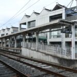 宮の坂駅下りホーム入口（三軒茶屋方）／2025年8月16日 宮の坂駅