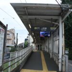 上町駅上りホーム全景（下高井戸方）／2025年8月16日 上町駅