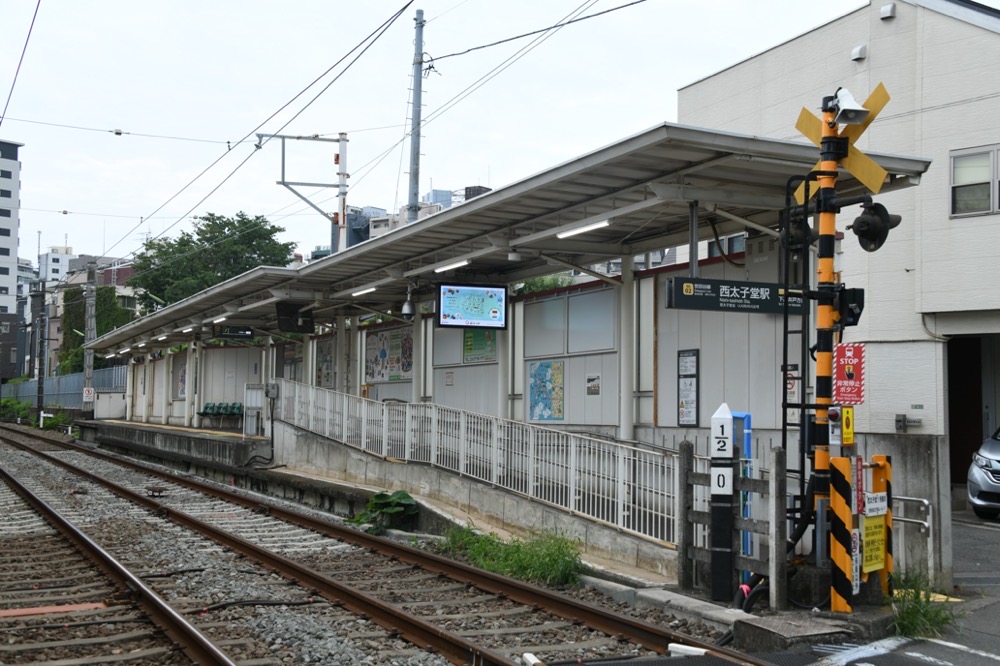 西太子堂駅下りホーム全景／2025年8月16日 西太子堂駅