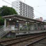 若林駅下りホーム全景（三軒茶屋方）／2025年8月16日 若林駅