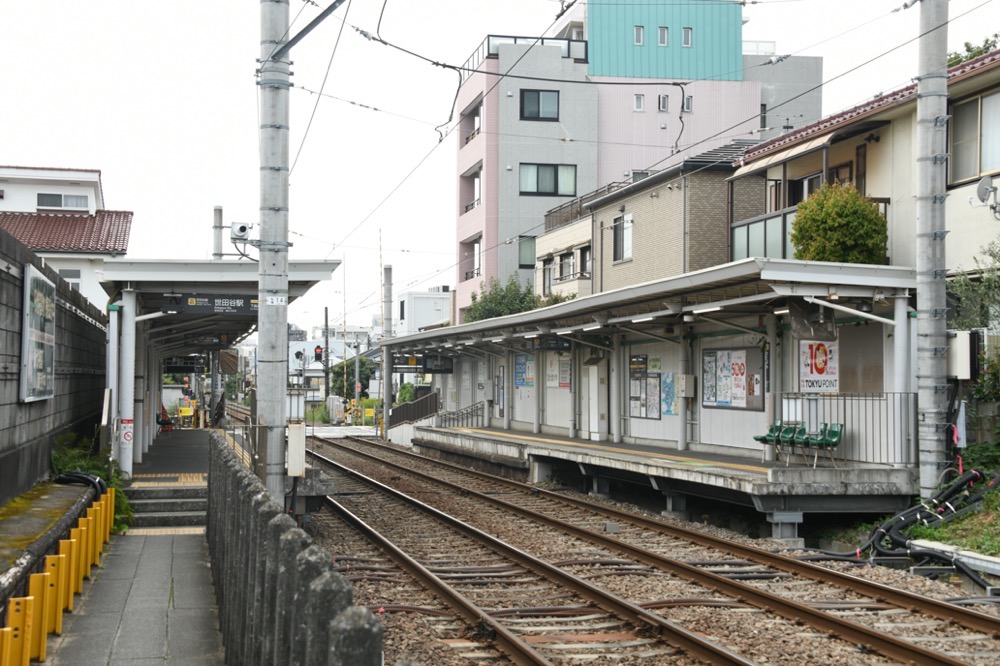 世田谷駅全景（三軒茶屋方）／2025年10月12日 世田谷駅