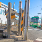 新緑の赤松公園を背景に走る303編成／2023年6月4日 松原〜下高井戸間